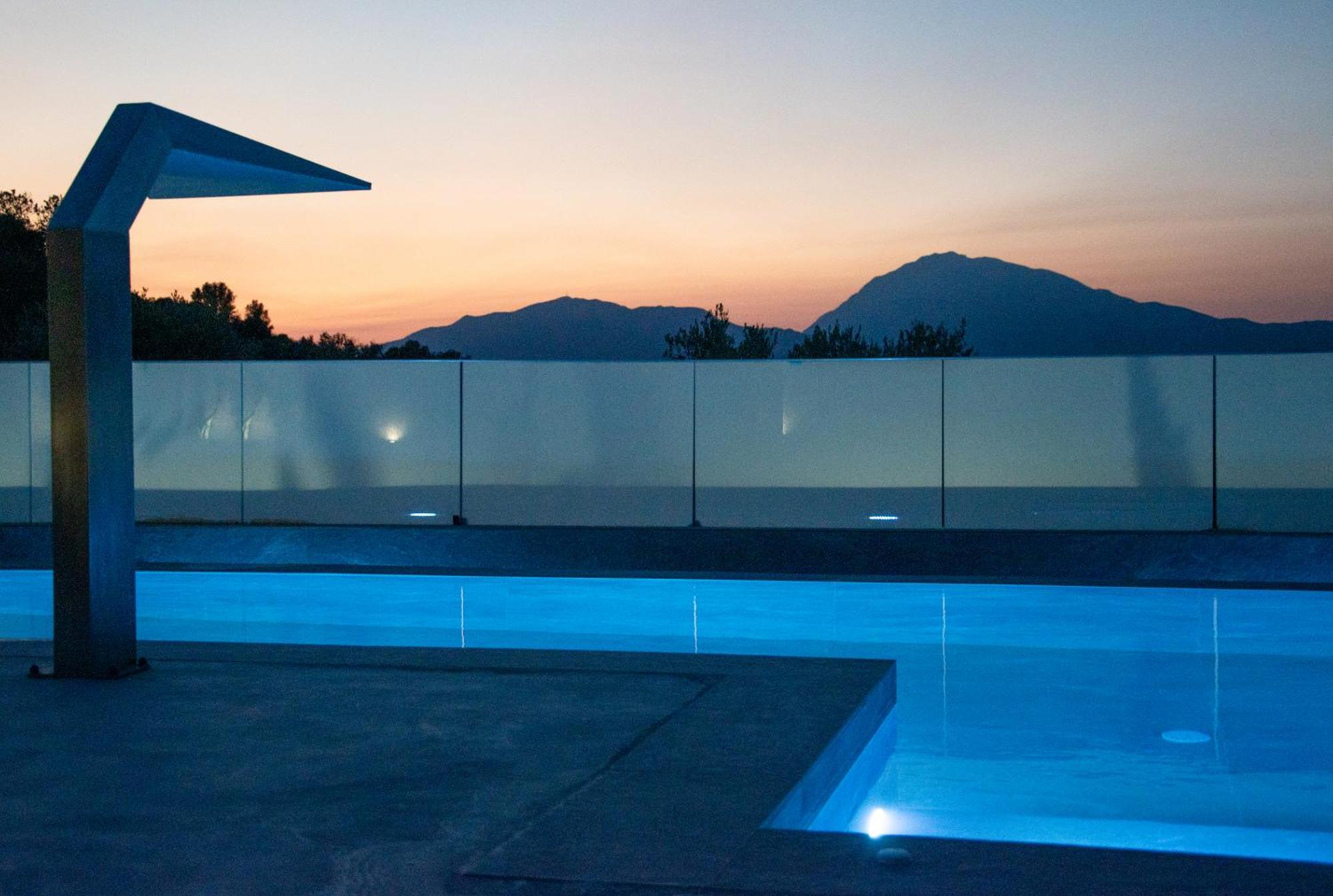 Marnos Luxury Villas Kamilári Exterior foto