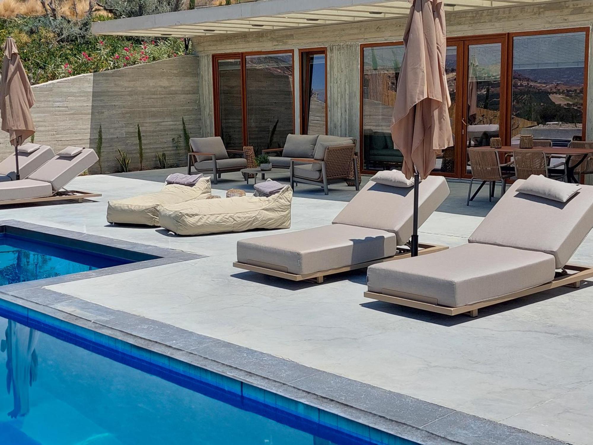 Marnos Luxury Villas Kamilári Exterior foto